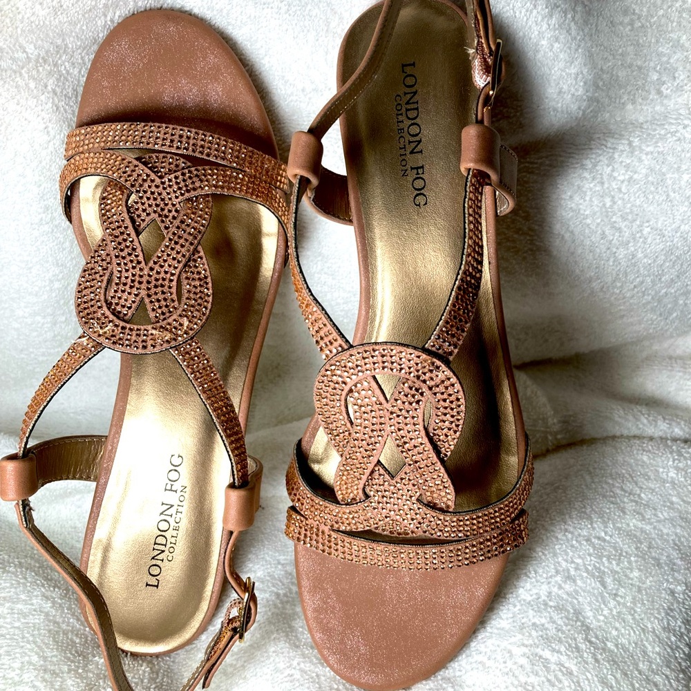 London Fog, Meadow, size 7m, rose gold, 1 1/2 inch wedge